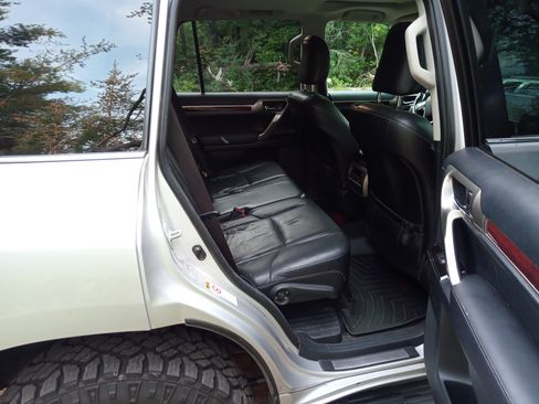 Used 2010 Lexus GX 460 image 15