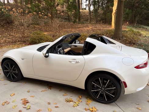 Used 2024 MAZDA MX-5 Miata RF Grand Touring image 13