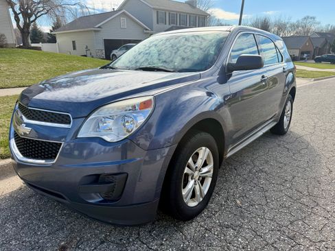 Used 2013 Chevrolet Equinox LS image 2