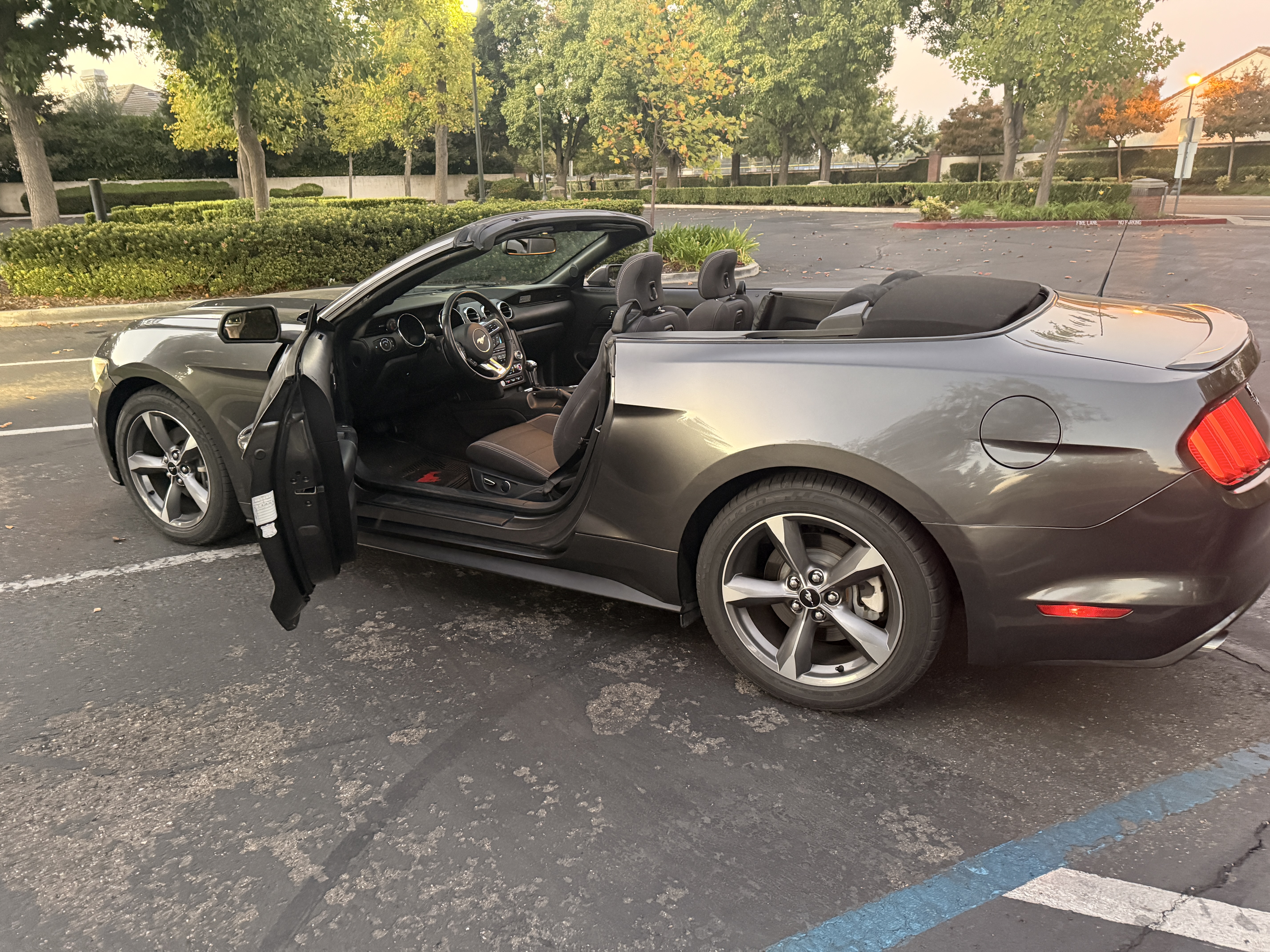 Used 2015 Ford Mustang Convertible w/ Equipment Group 051A RWD image 9