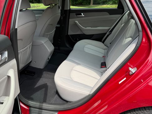 Used 2016 Hyundai Sonata SE FWD image 9