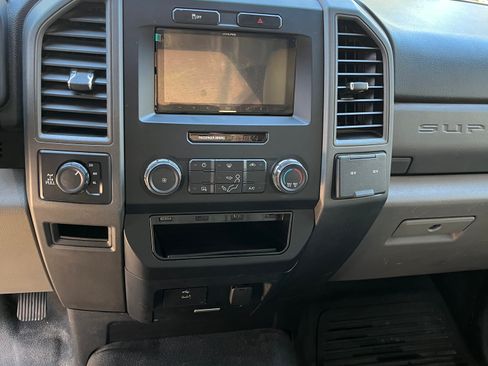 Used 2018 Ford F250 XL w/ Power Equipment Group AWD/4WD image 18