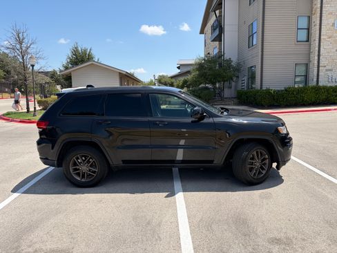 Used 2016 Jeep Grand Cherokee Laredo 75th Anniversary RWD image 6