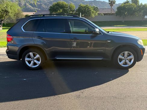 Used 2011 BMW X5 xDrive50i image 2