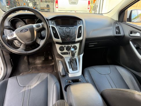 Used 2014 Ford Focus SE w/ Equipment Group 201A image 6