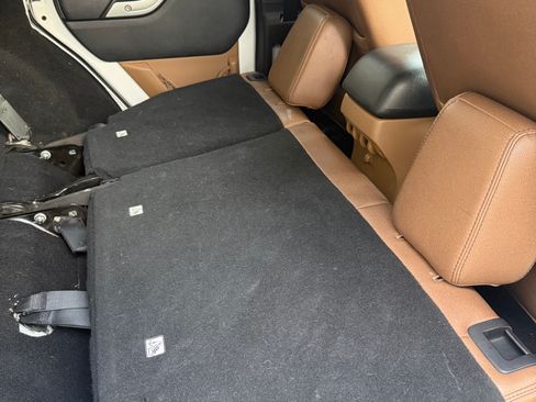 Used 2016 Jeep Wrangler Unlimited Sahara w/ Dual Top Group image 15