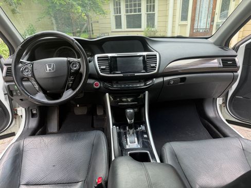 Used 2017 Honda Accord EX-L image 14
