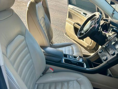 Used 2017 Ford Fusion SE image 18