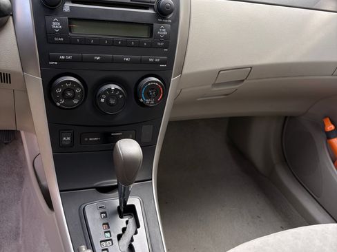 Used 2009 Toyota Corolla LE FWD image 12