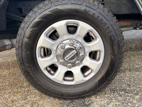 Used 2024 Ford F250 XLT image 12