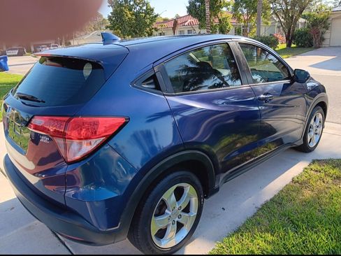 Used 2016 Honda HR-V LX image 2