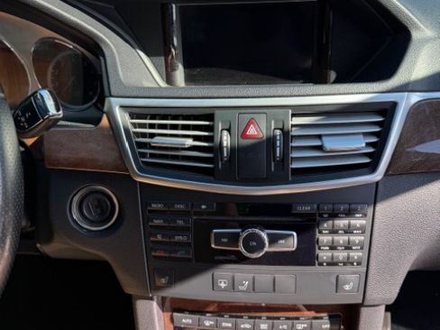 Used 2013 Mercedes-Benz E 350 Sedan image 14