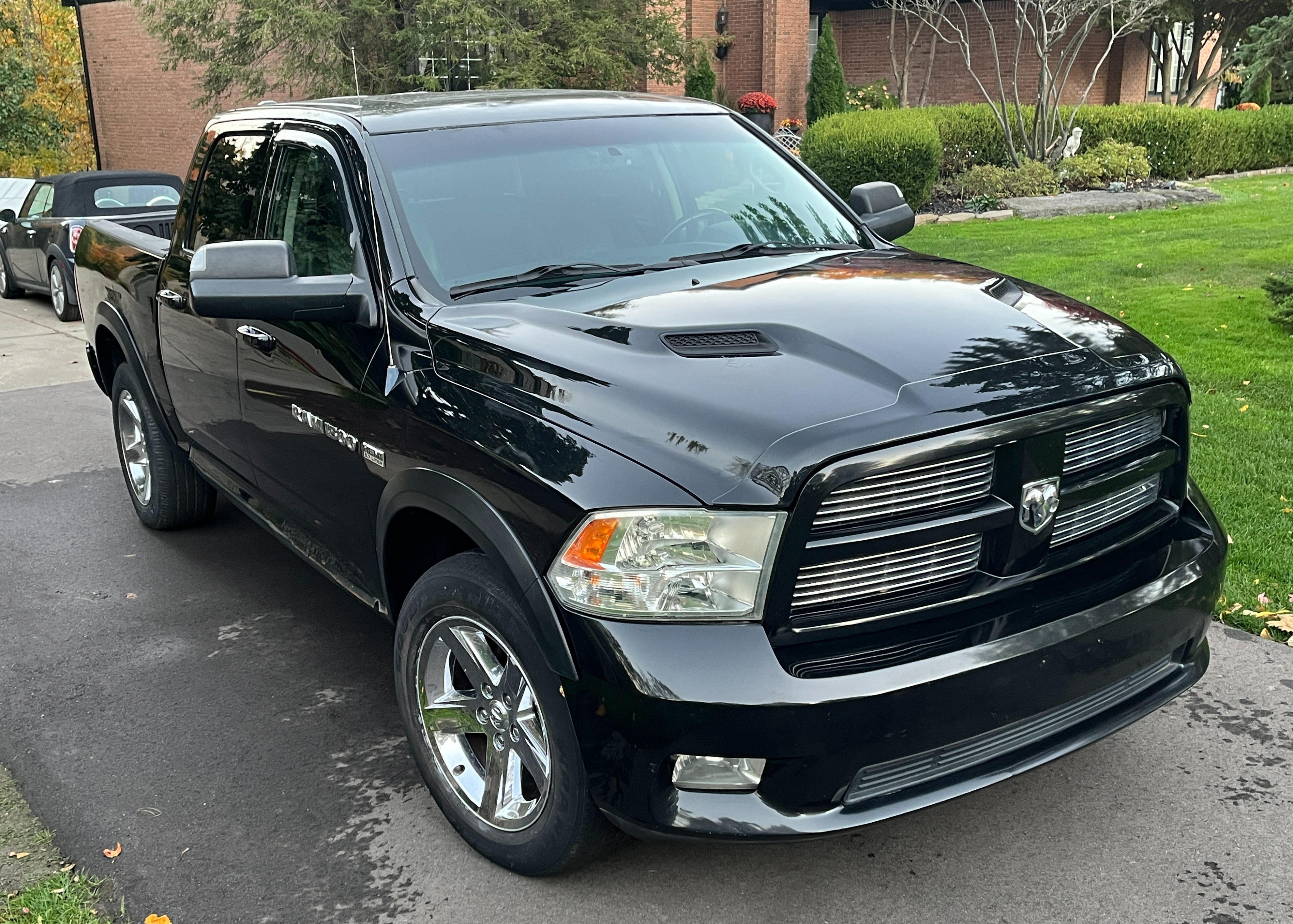 Used 2011 RAM 1500 Sport w/ Sport Premium Group AWD/4WD image 1