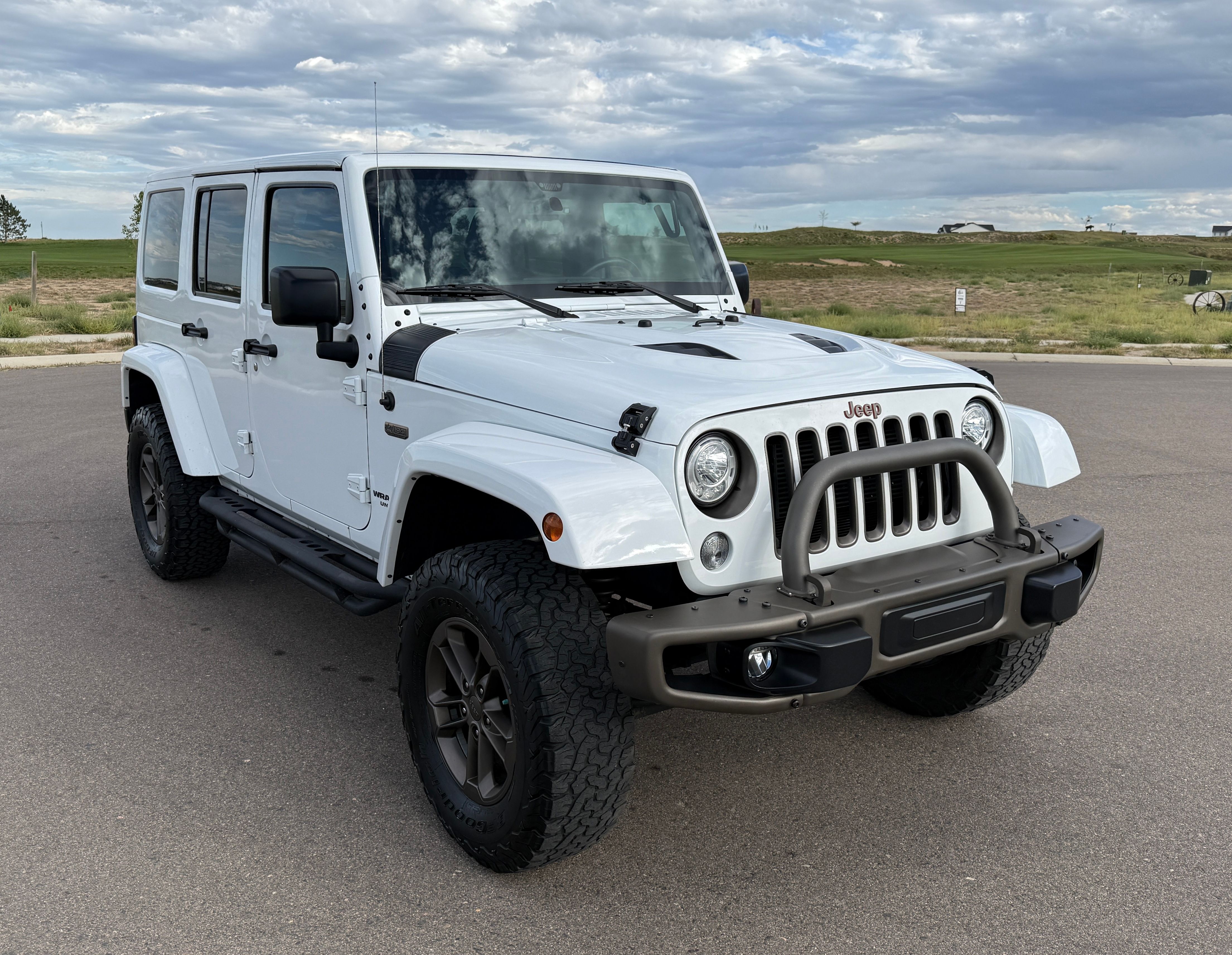 Used 2017 Jeep Wrangler Unlimited Sahara AWD/4WD image 10