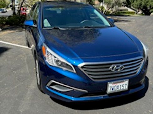 Used 2017 Hyundai Sonata SE image 2