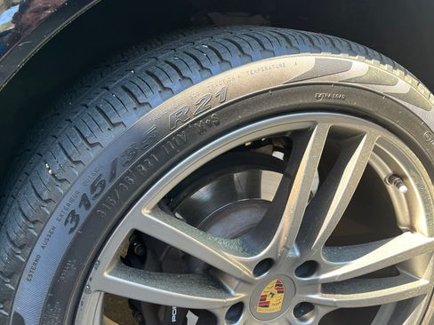 Used 2021 Porsche Cayenne image 19