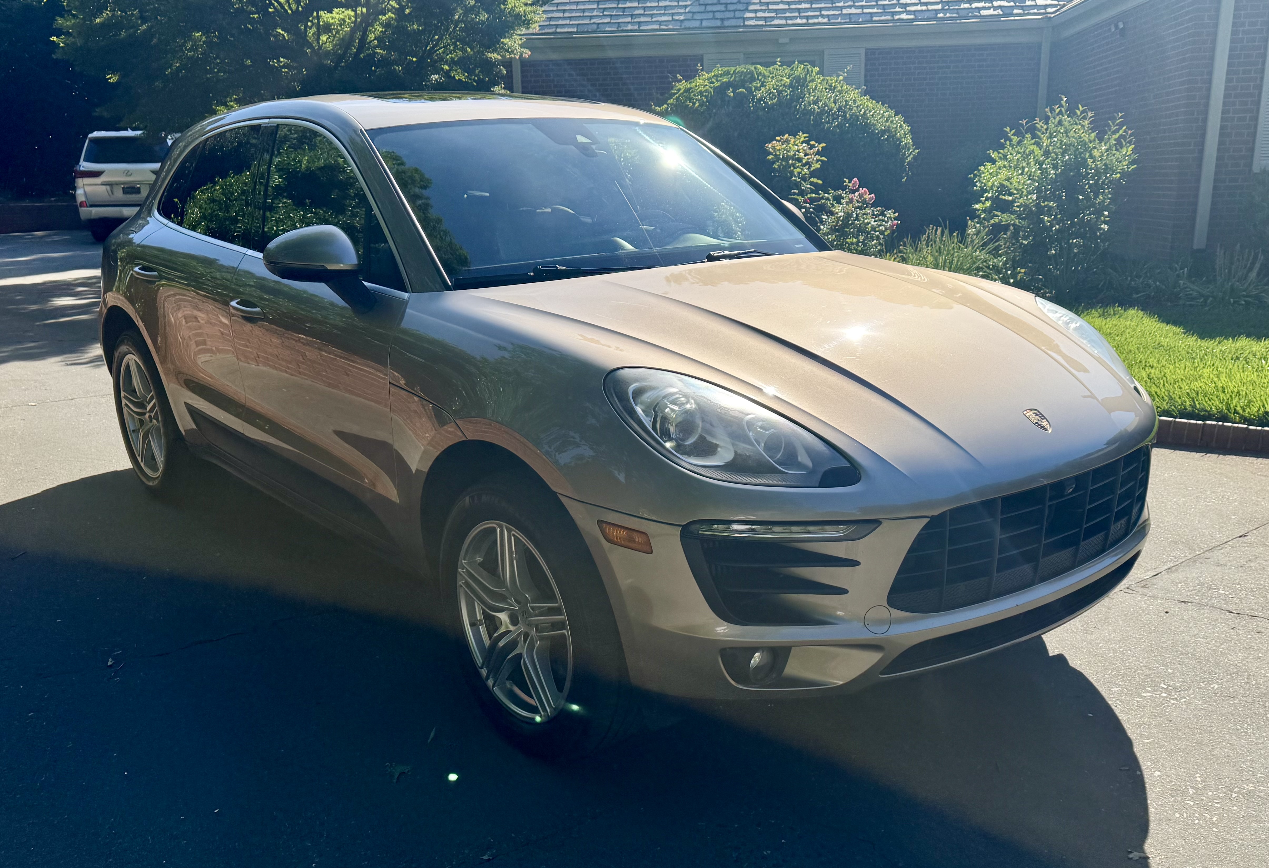 Used 2016 Porsche Macan S AWD/4WD image 2