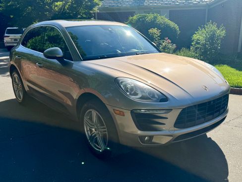Used 2016 Porsche Macan S AWD/4WD image 2