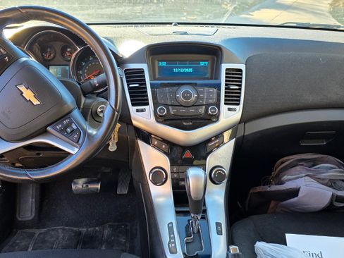 Used 2011 Chevrolet Cruze LT w/ RS Package image 6
