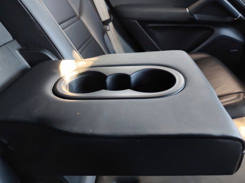 Used 2023 Porsche Cayenne Coupe AWD/4WD image 9