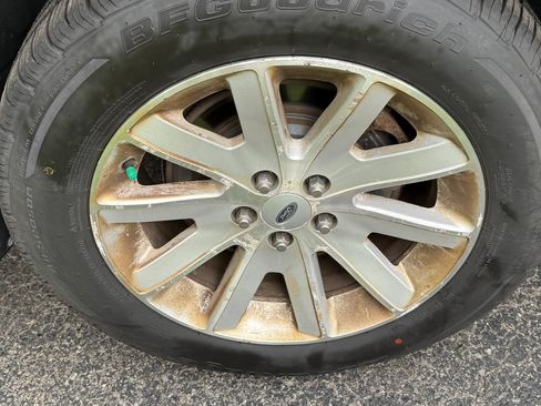 Used 2010 Ford Flex SEL FWD image 16