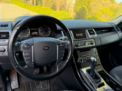 Used 2013 Land Rover Range Rover Sport HSE image 8
