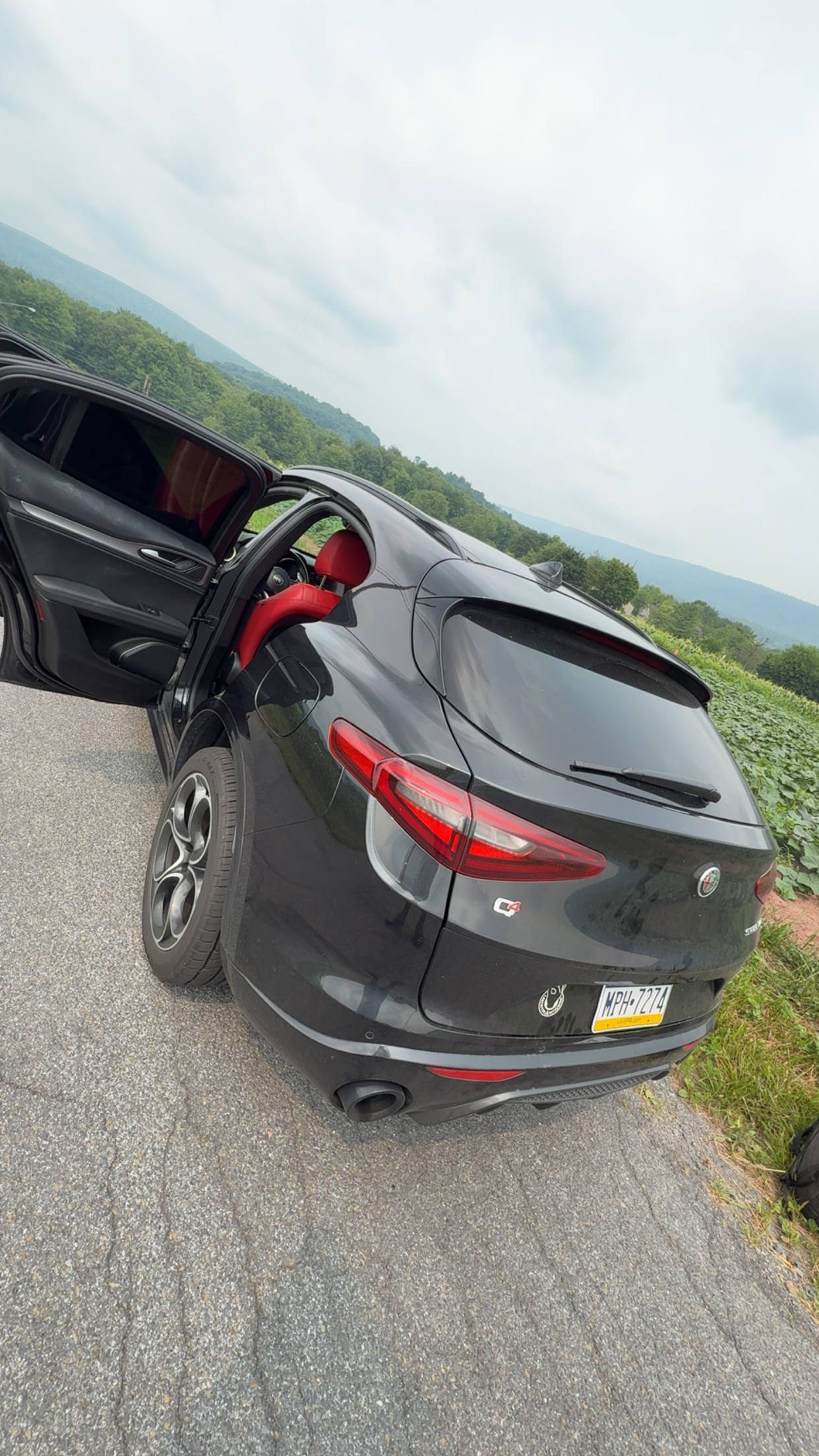 Used 2022 Alfa Romeo Stelvio Veloce AWD/4WD image 12
