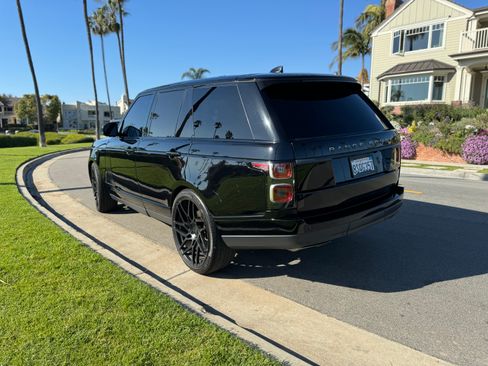 Used 2020 Land Rover Range Rover image 4