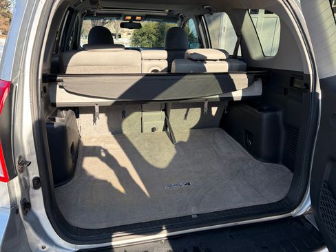 Used 2010 Toyota RAV4 Limited image 6