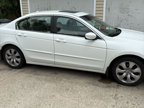 Used 2010 Honda Accord EX-L image 2