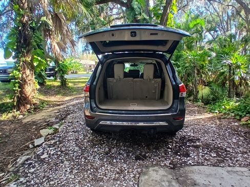 Used 2015 Nissan Pathfinder Platinum w/ Cargo Package image 8