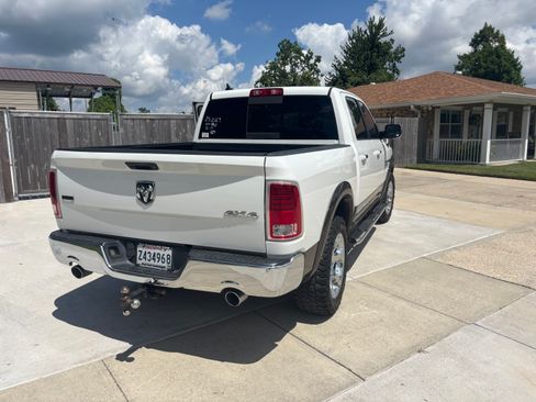 Used 2018 RAM 1500 Laramie AWD/4WD image 8