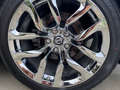 Used 2017 Nissan 370Z Touring image 16