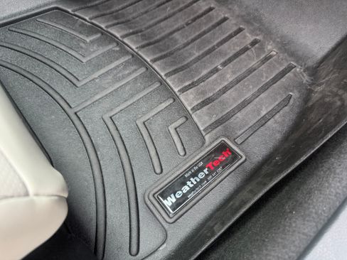 Used 2023 Honda Accord Touring image 14