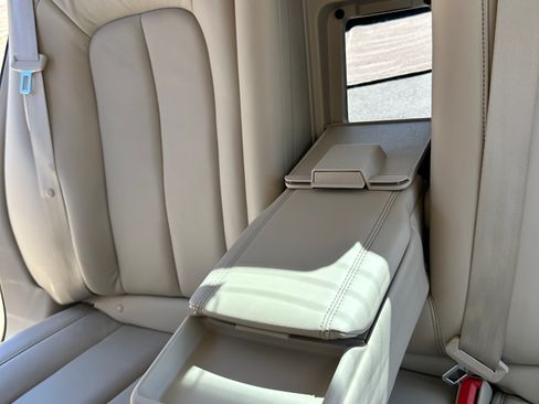 Used 2017 Lincoln Continental Select image 20