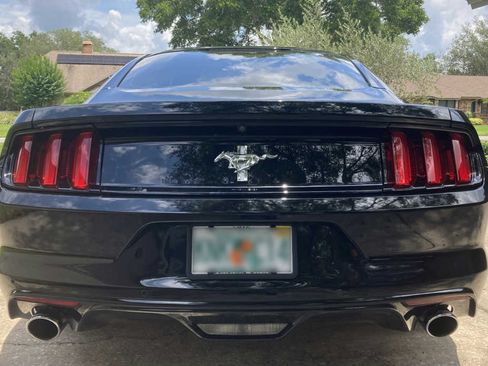 Used 2016 Ford Mustang Coupe image 12