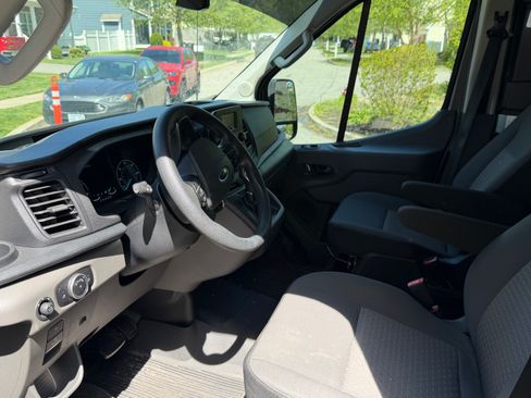 Used 2023 Ford Transit 250 148 High Roof AWD image 6