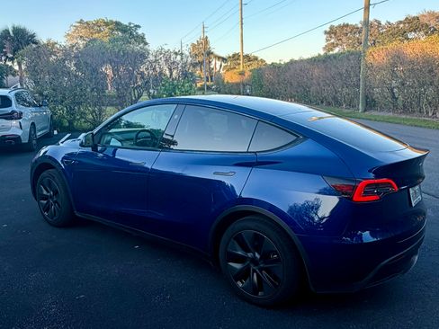 Used 2024 Tesla Model Y Long Range image 5