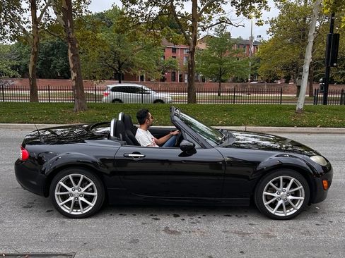 Used 2012 MAZDA MX-5 Miata Touring w/ Suspension Pkg image 2