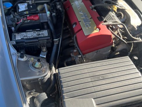 Used 2005 Honda S2000 image 17