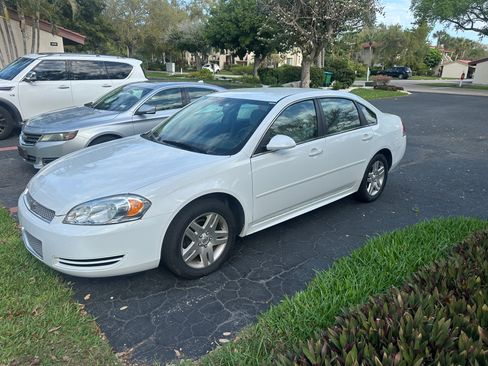 Used 2016 Chevrolet Impala LT image 2