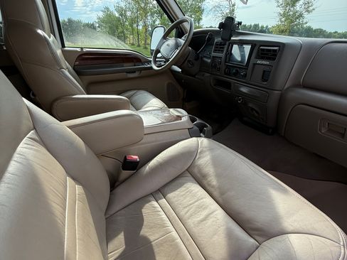 Used 2001 Ford Excursion Limited AWD/4WD image 16