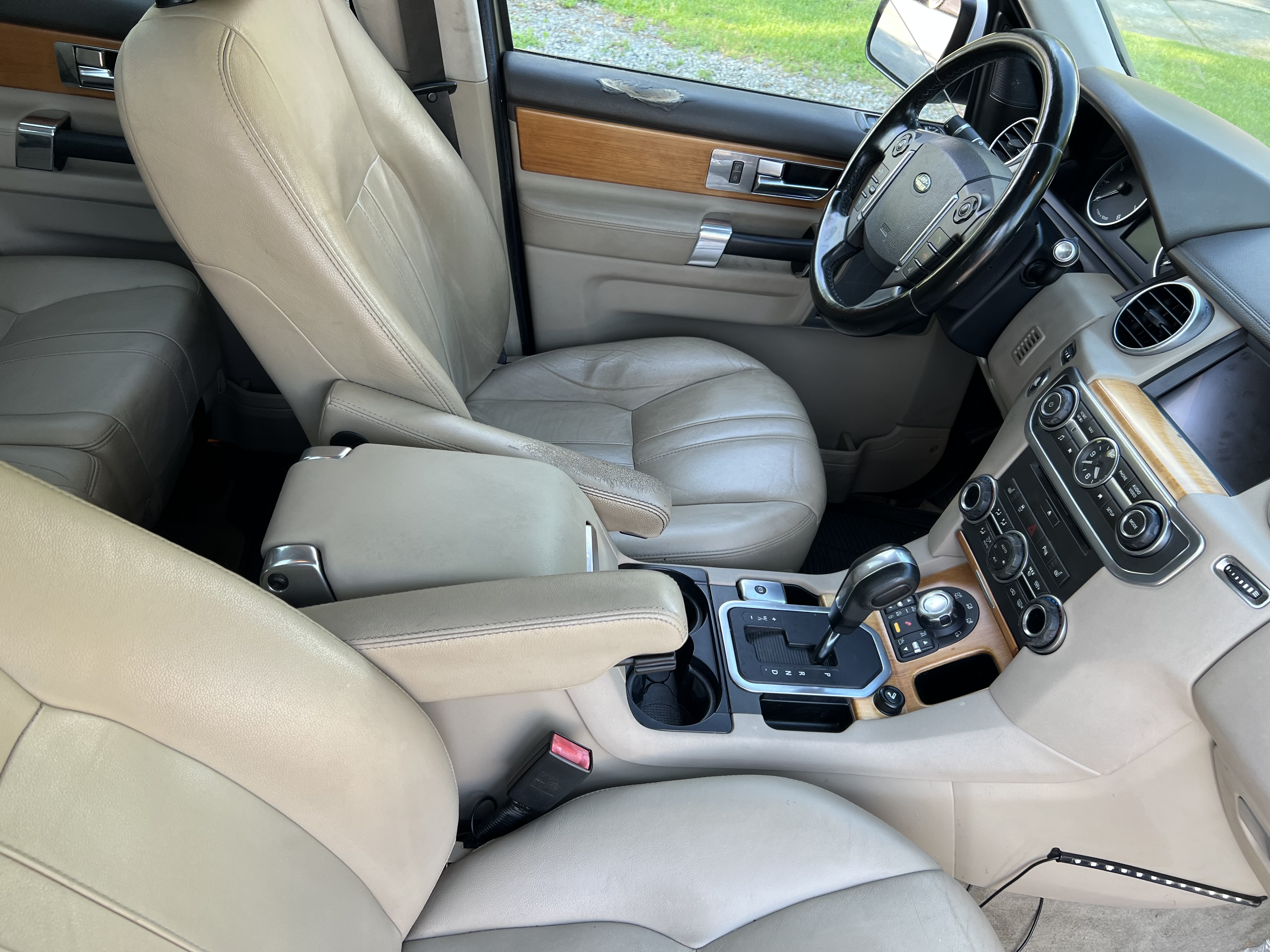Used 2013 Land Rover LR4 HSE w/ HSE Pkg AWD/4WD image 11