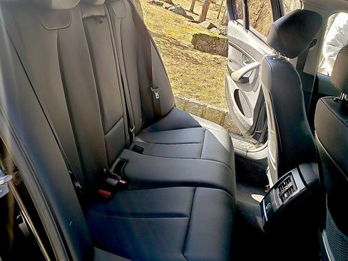 Used 2014 BMW 320i Sedan image 10