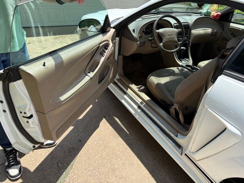 Used 2000 Ford Mustang Coupe RWD image 12