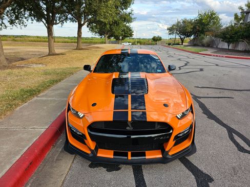 Used 2021 Ford Mustang Shelby GT500 w/ Carbon Fiber Handling Package image 4