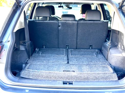 Used 2022 Volkswagen Tiguan SE image 13