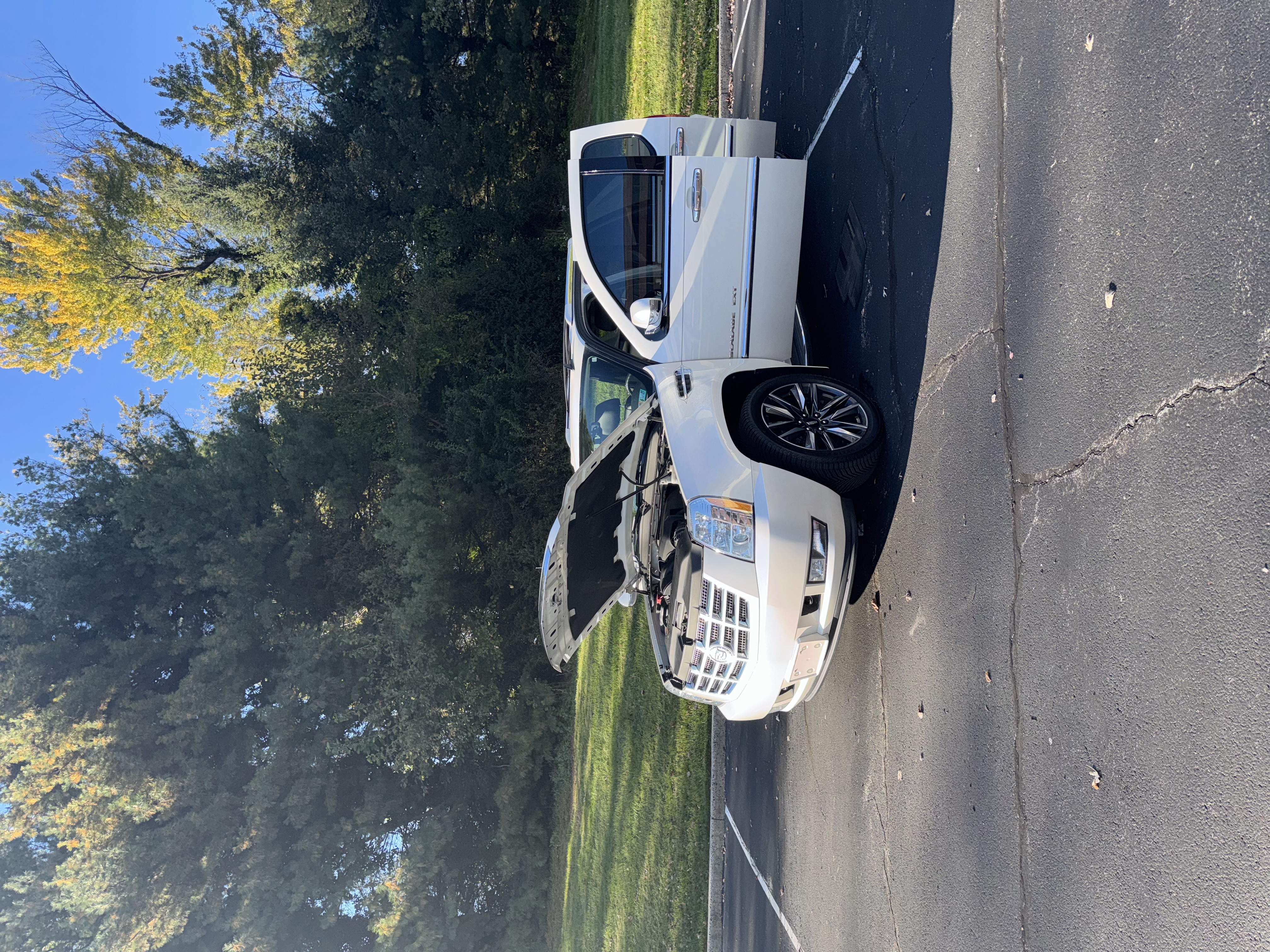 Used 2012 Cadillac Escalade EXT Luxury AWD/4WD image 11