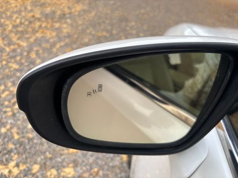 Used 2015 Lexus ES 300h image 5