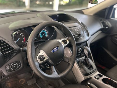 Used 2016 Ford Escape SE FWD image 10